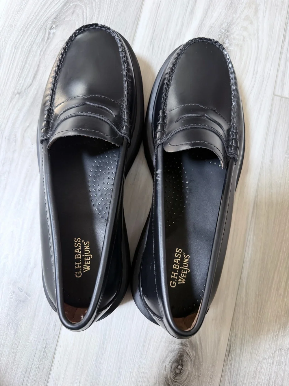 G.H. Bass Weejuns Lug Sole Penny Loafers Size 9